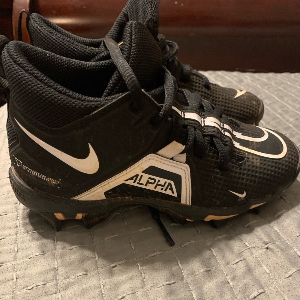 Nike boys size 13 sports cleats